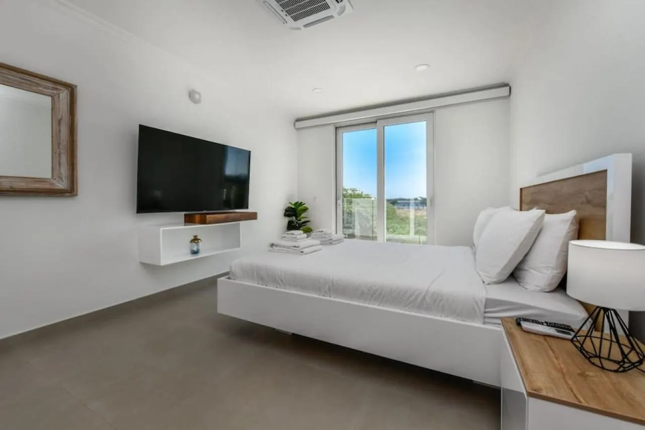 Hébergement de vacances New 3Br 2Ba Modern Oasis 3-Min To Eagle Beach Palm Beach